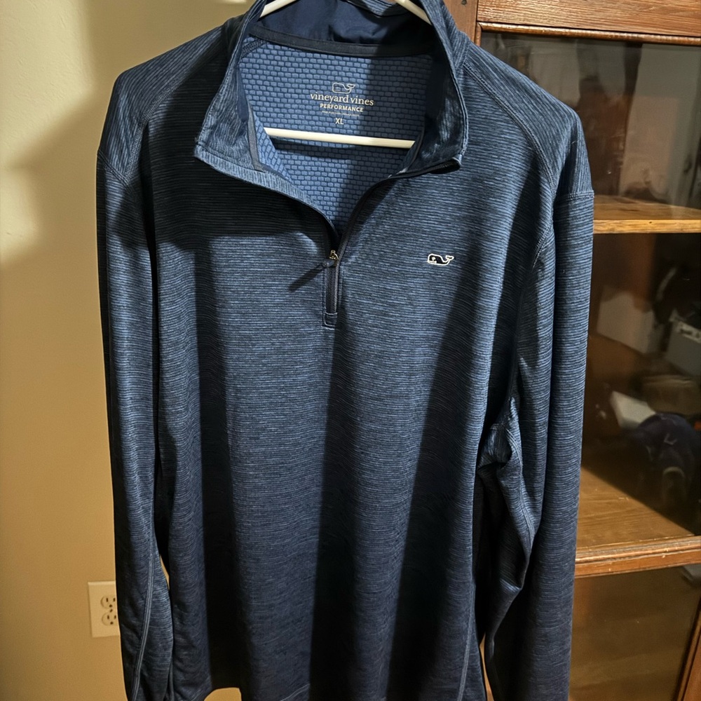 Vineyard Vines Performance pullover